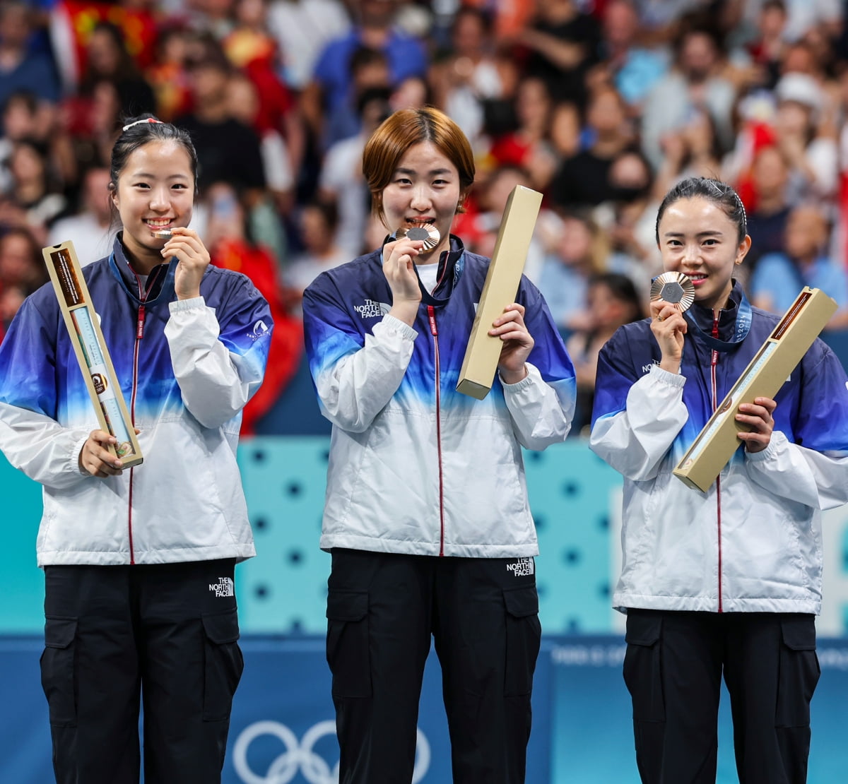 欧冠-拜仁9-2萨格勒布迪纳摩 凯恩大四喜奥利塞双响