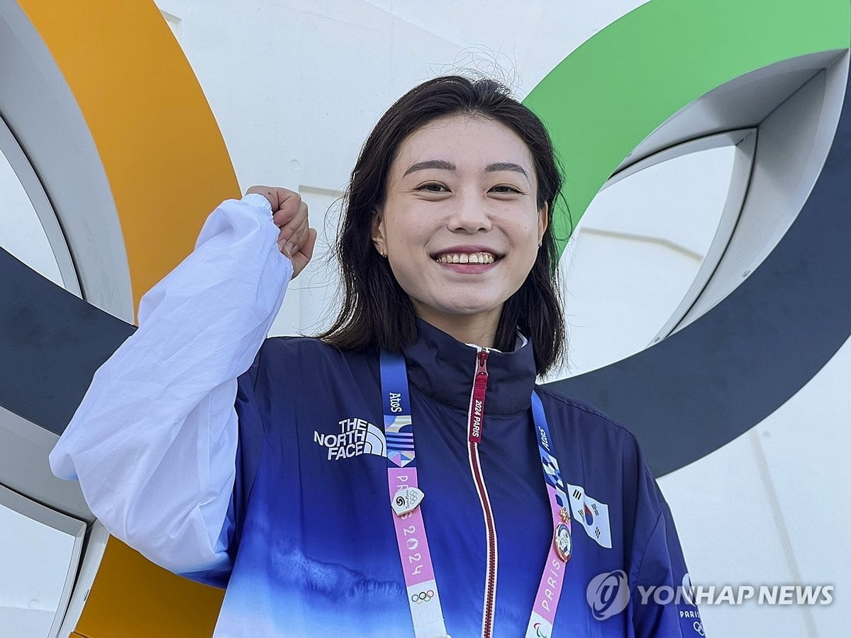 戴奇：两队都有机会我们本可以获胜，为球员的表现感到骄傲